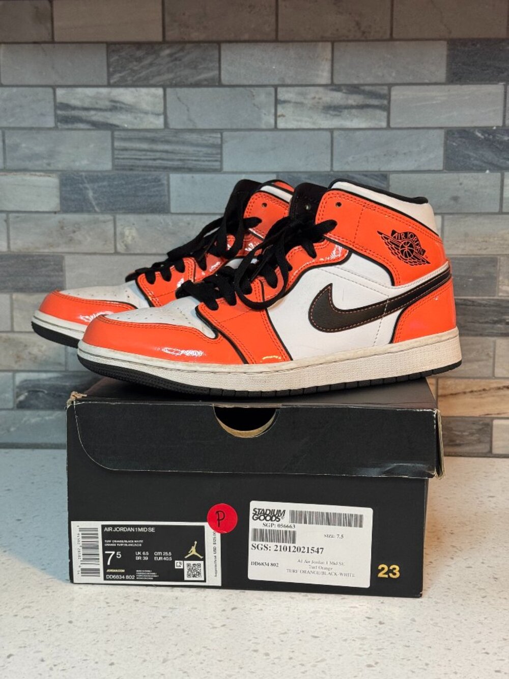 Nike Men's Air Jordan 1 Mid SE - Size 7.5